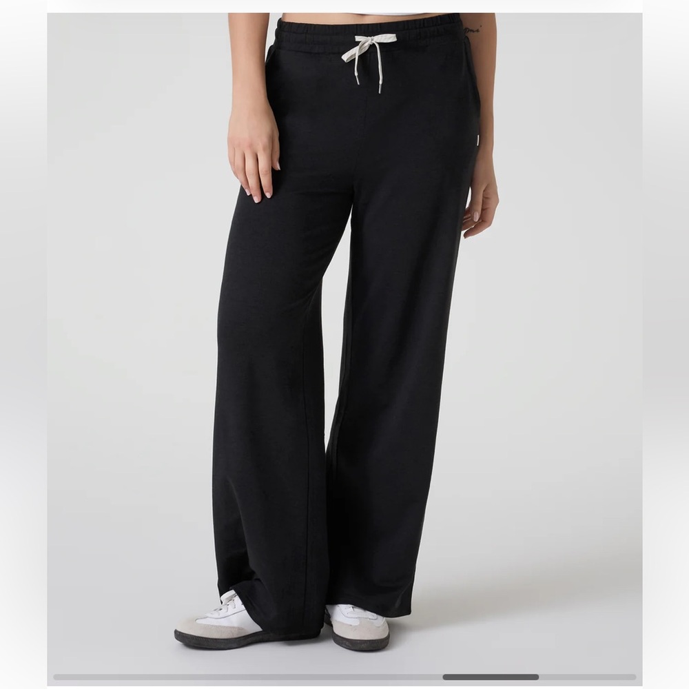 Vuori Essential Halo Black Wide Leg Pants - Picture 2 of 7